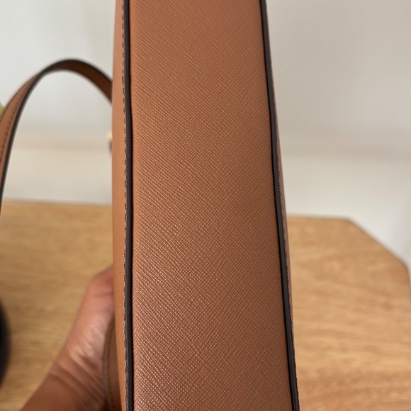 Michael Kors Jet Set Item  EW Crossbody - Picture 14 of 14